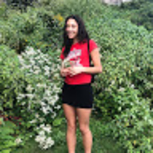 Meet your Posher, Claire - Picture 1 of 1